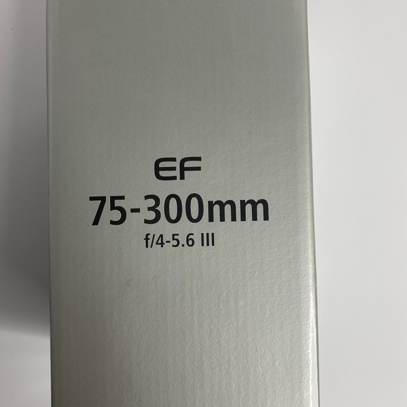 BRAND NEW Cannon DSLR Lens 75-300mm III - Picture 3 of 16